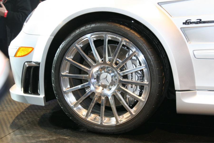  Mercedes-Benz CLK63 AMG Black Edition 2007 года  (фото 24 из 61)
